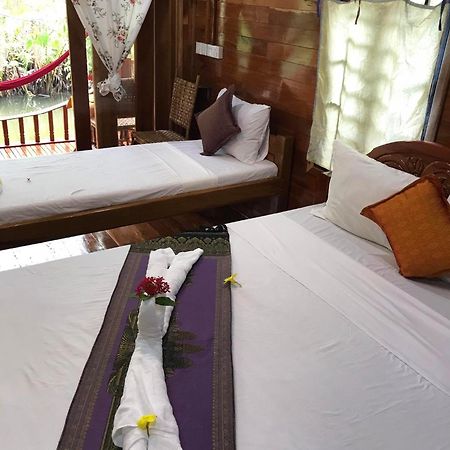 Retro Kampot Guesthouse エクステリア 写真