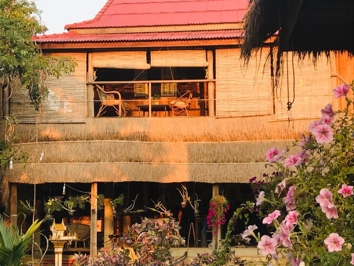 Retro Kampot Guesthouse エクステリア 写真