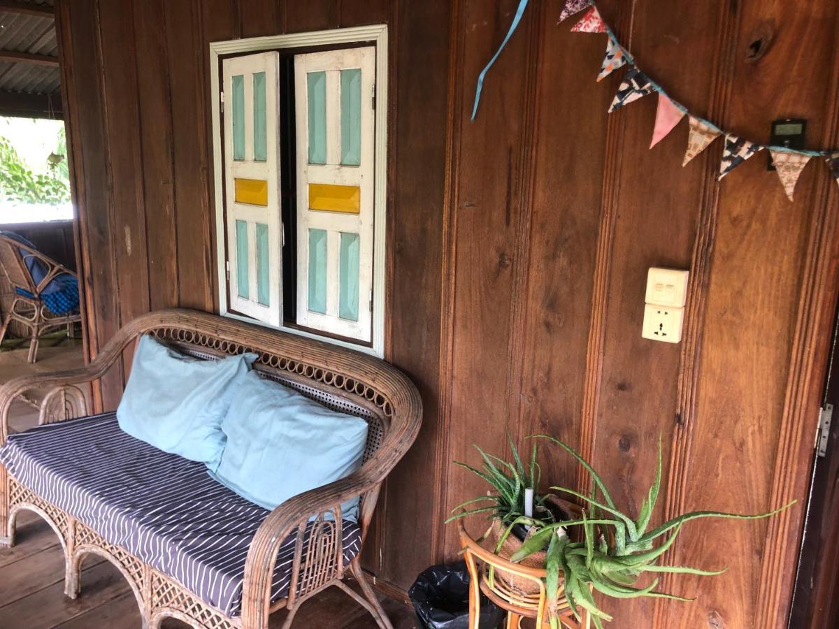 Retro Kampot Guesthouse エクステリア 写真