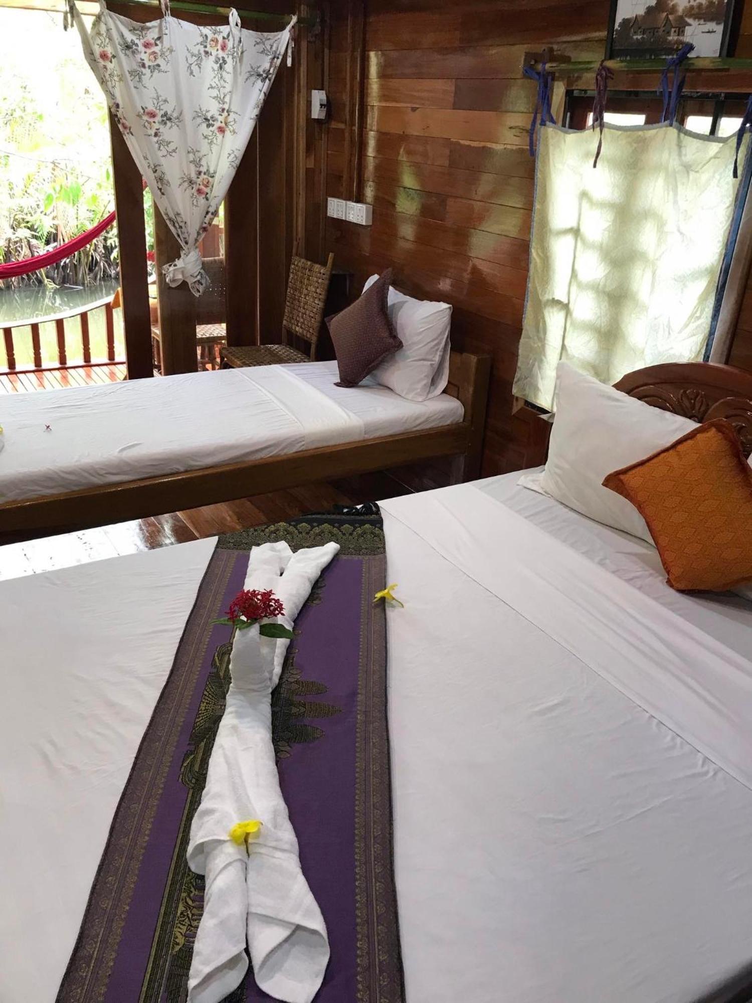 Retro Kampot Guesthouse エクステリア 写真