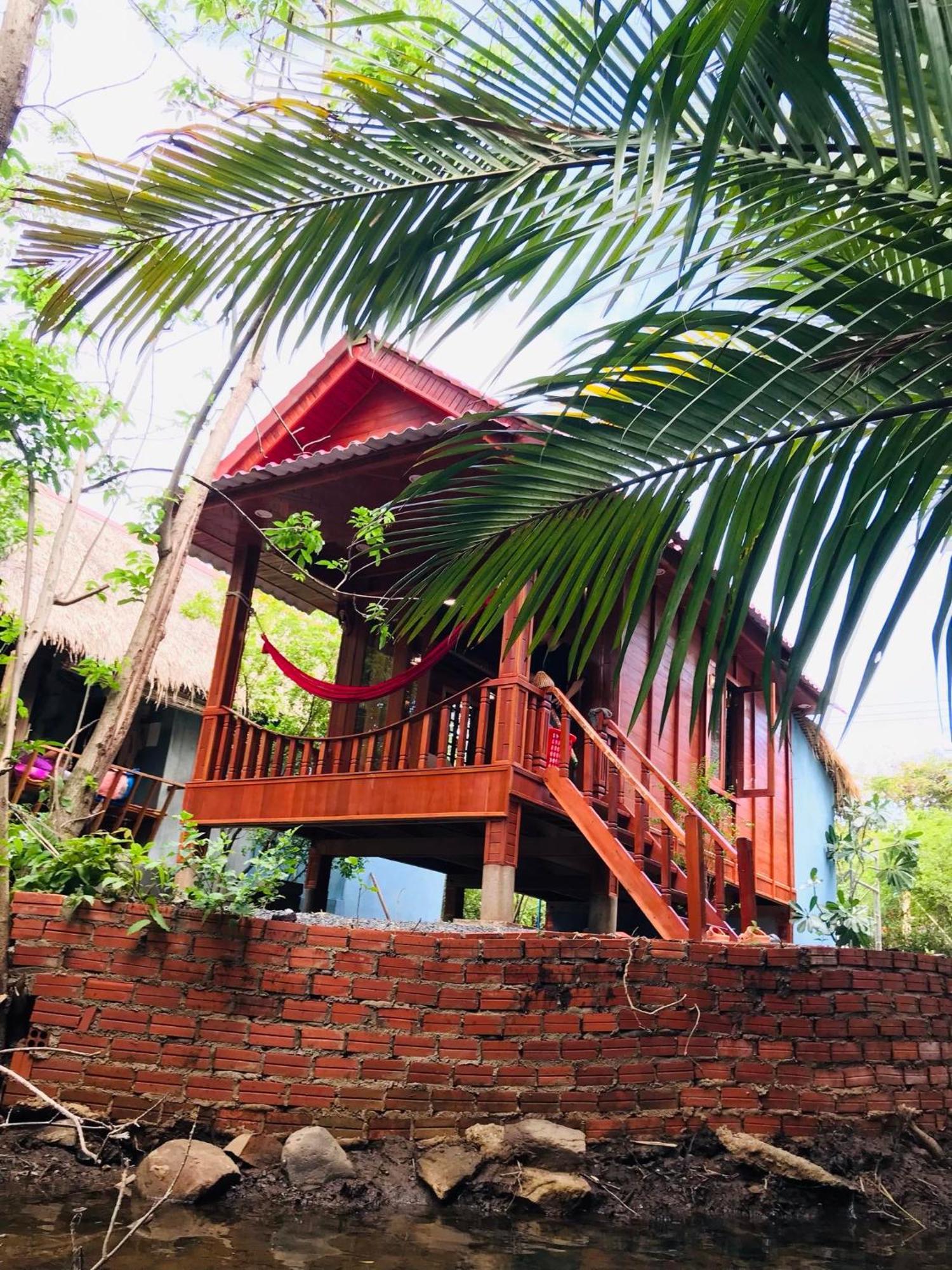 Retro Kampot Guesthouse エクステリア 写真