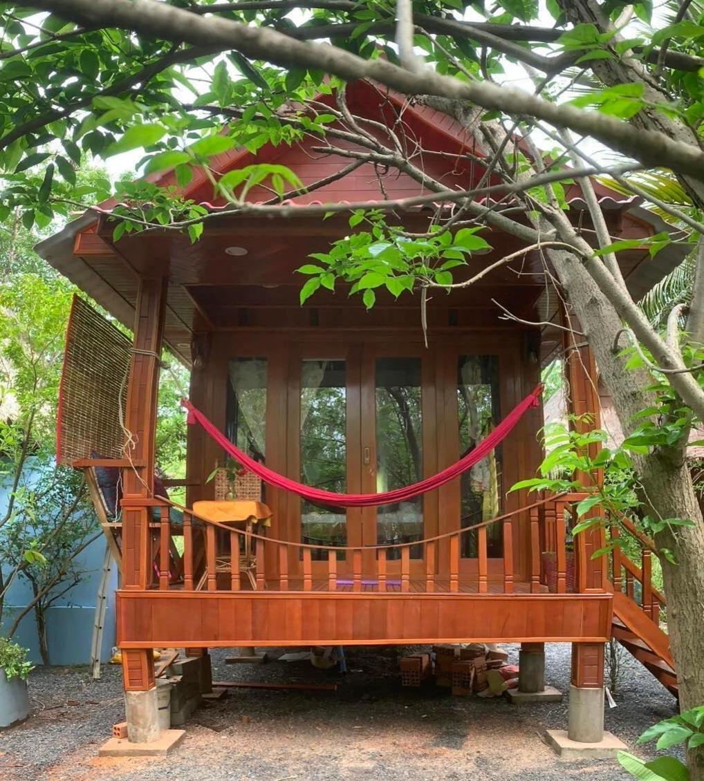 Retro Kampot Guesthouse エクステリア 写真