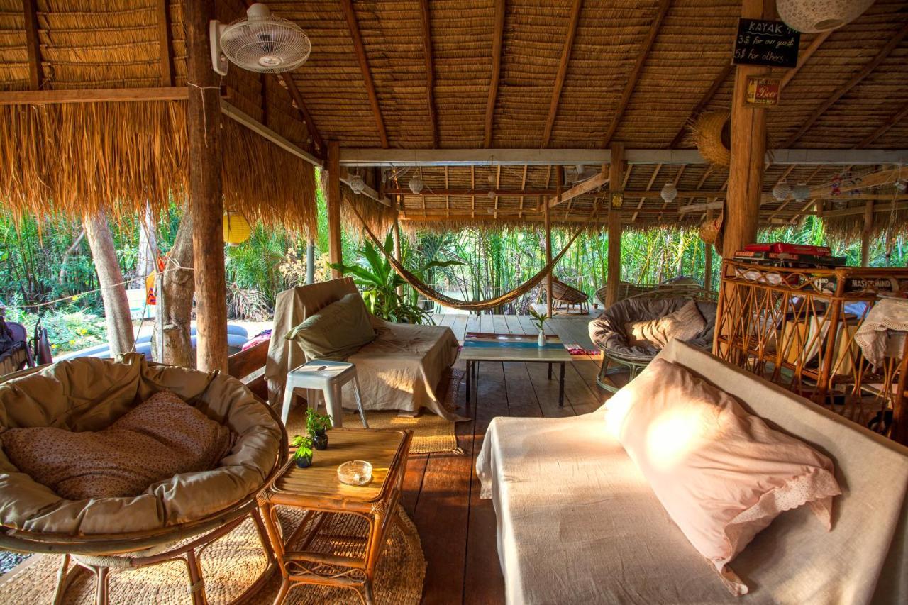 Retro Kampot Guesthouse エクステリア 写真